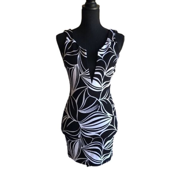 Abstract Leaf Bodycon Mini Dress - Picture 10 of 10
